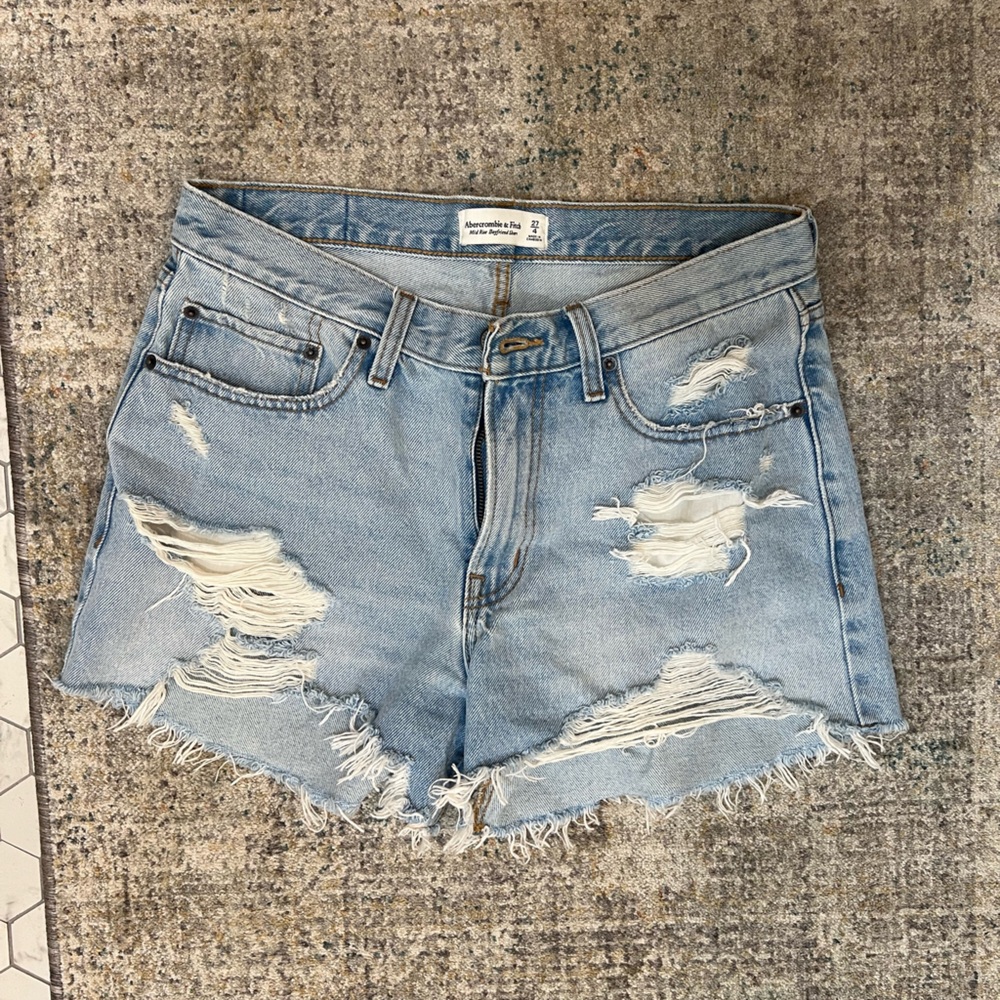 Abercrombie boyfriend short